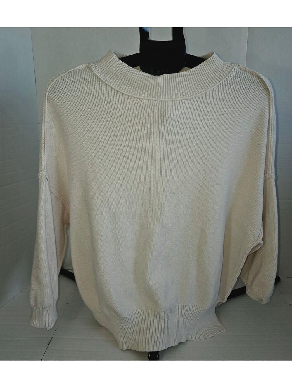 Zesica cream oversized sweater size small